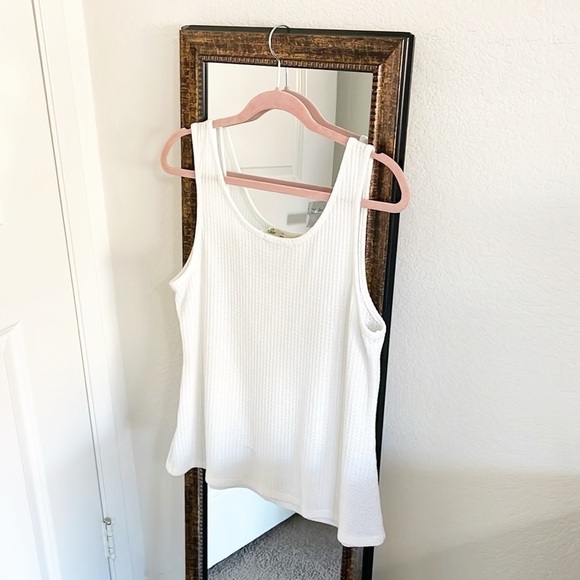 Liberty Love white waffle knit button tank top - Picture 2 of 4